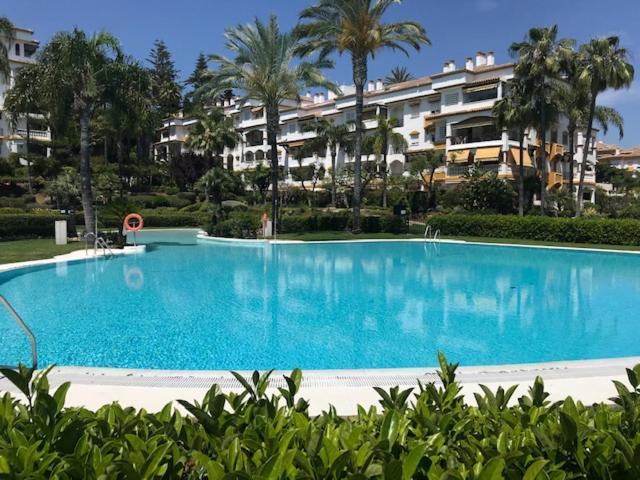 Hacienda Nagueles 1, 2 Bed 2 Bath, Large Terrace 400m From Apartment Marbella