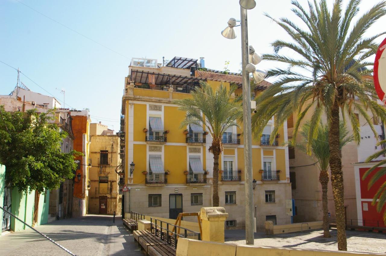 Apartment Edificio Amarillo En El Barrio *