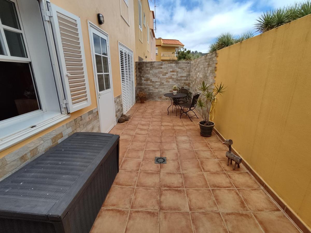 Holiday home Cheerful 3 Bedroom Town House With Garage