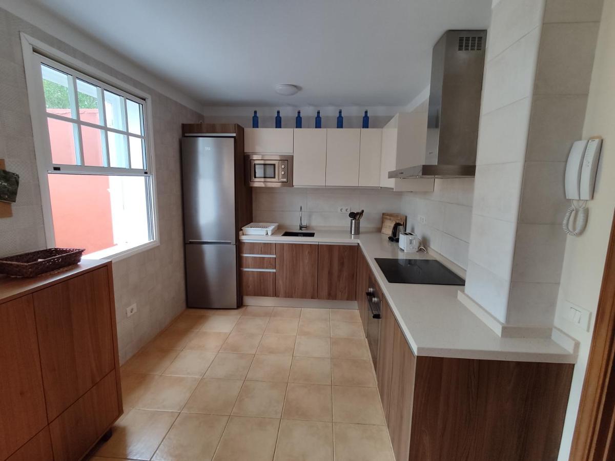 Cheerful 3 Bedroom Town House With Garage Tegueste