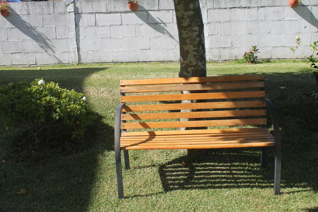 Precioso Piso En Playa America Con Jardin Privado.