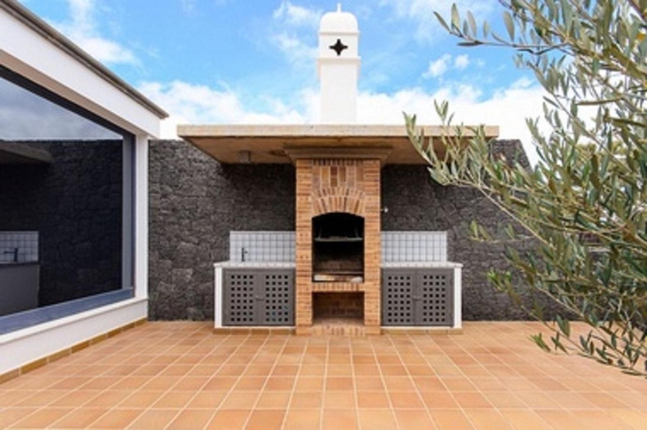 Beautiful 5-bed In Playa Blanca (Lanzarote)