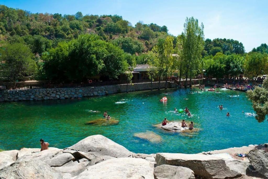 En Con Piscina Y Un Maravilloso Jardin *
