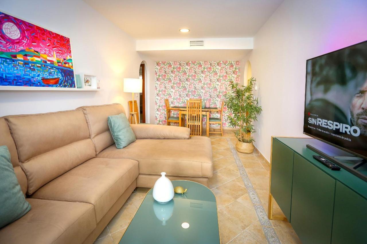 Pura Villa- Buganvillas