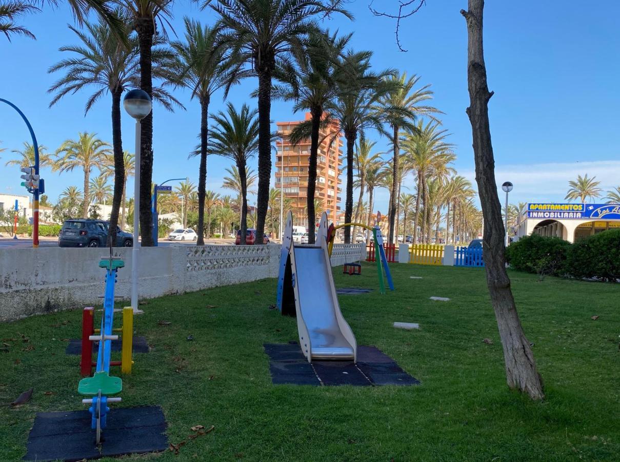 Beachside Studios: Ground Floor Retreat With Bikes & Water Sports La Manga del Mar Menor