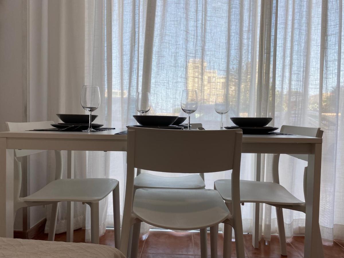 Beachside Studios: Ground Floor Retreat With Bikes & Water Sports