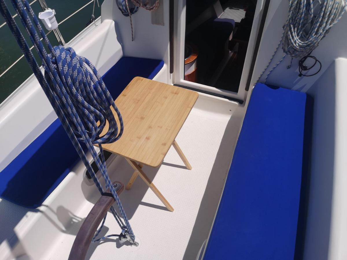 Botel Navegamos Hoy