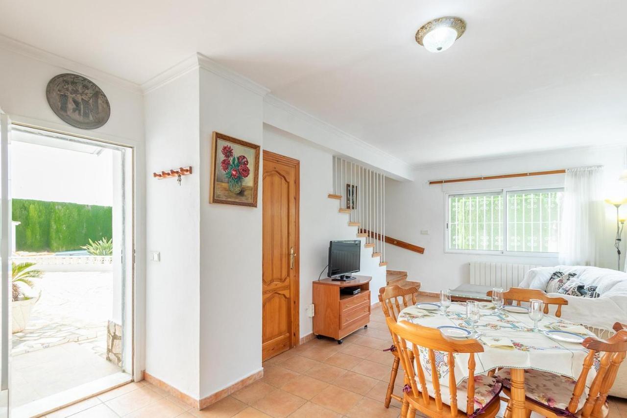 Holiday home 90m2, Airco 2, Pool 5x10, Sandy 200m, Wifi, Carport For 2 Cars.
