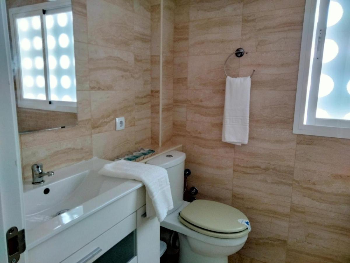 Apto. Escolano, Playa De La Cachucha. Wifi, A/c Apartamento *
