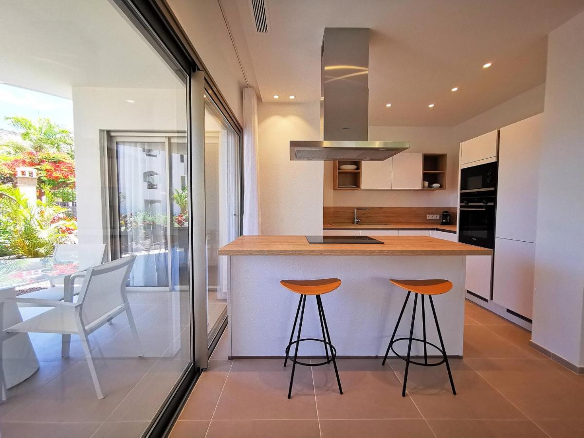 Brand New Surrounded By Tropical Gardens! Apartment