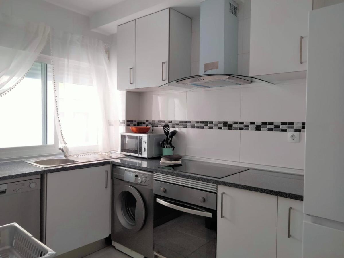 Apto. Escolano, Playa De La Cachucha. Wifi, A/c Apartamento *