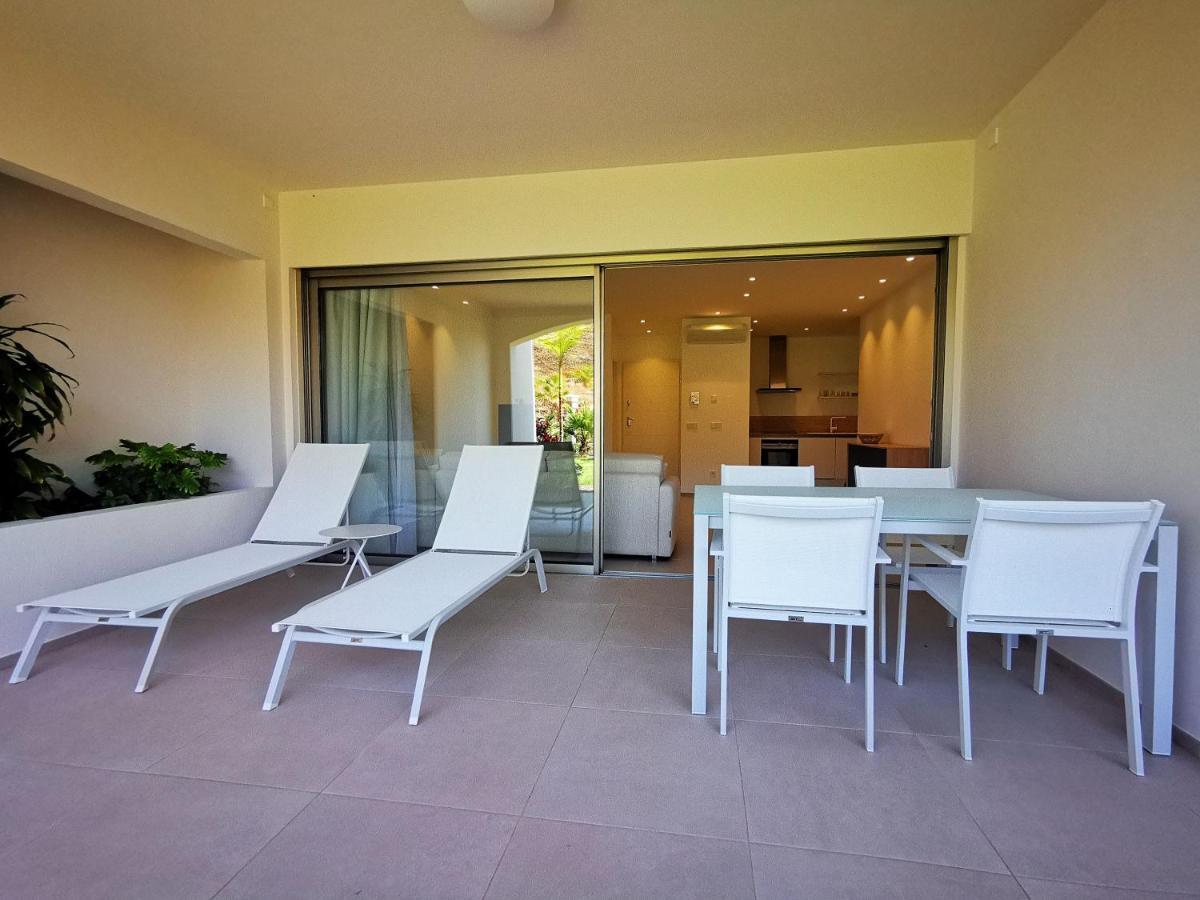 Apartment Brand New Surrounded By Tropical Gardens! *
