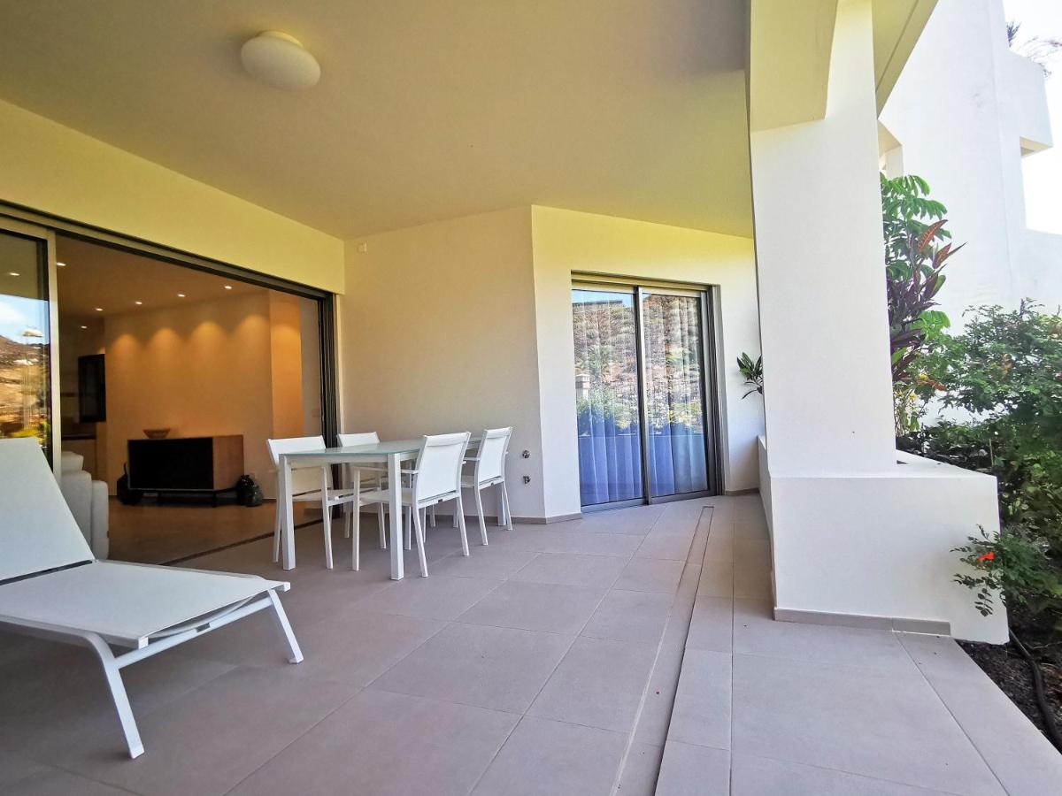 Brand New Surrounded By Tropical Gardens! Apartment