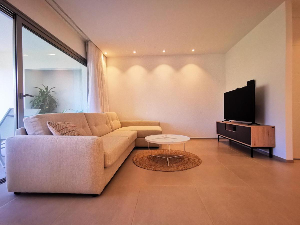 Brand New Surrounded By Tropical Gardens! Apartment