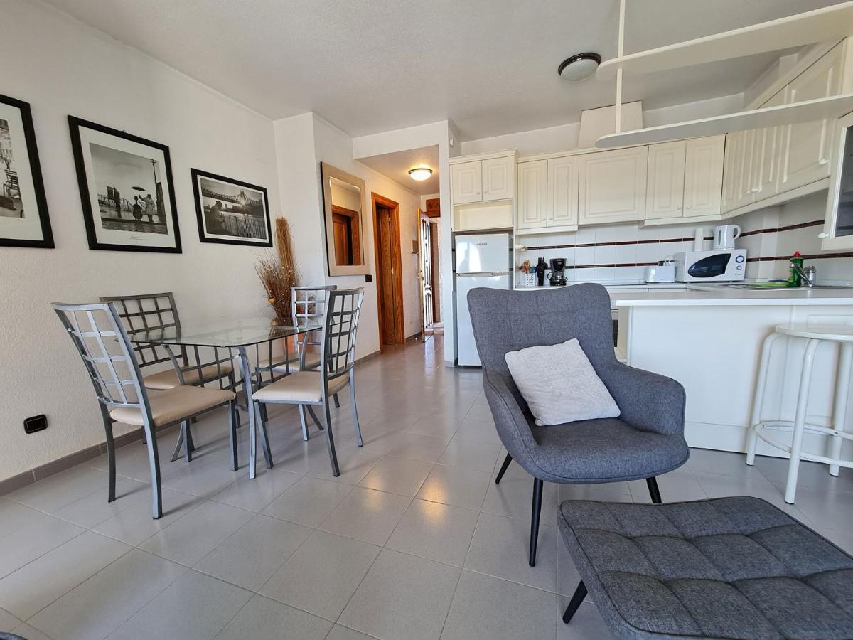 - - - - - Front Line - - - - - Primera Línea - - - - - In Apartahotel Playa Flamenca