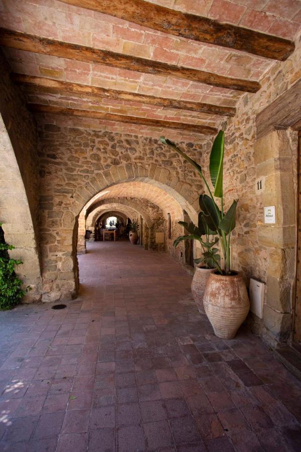 Arcs De - Adults Only 4* Monells
