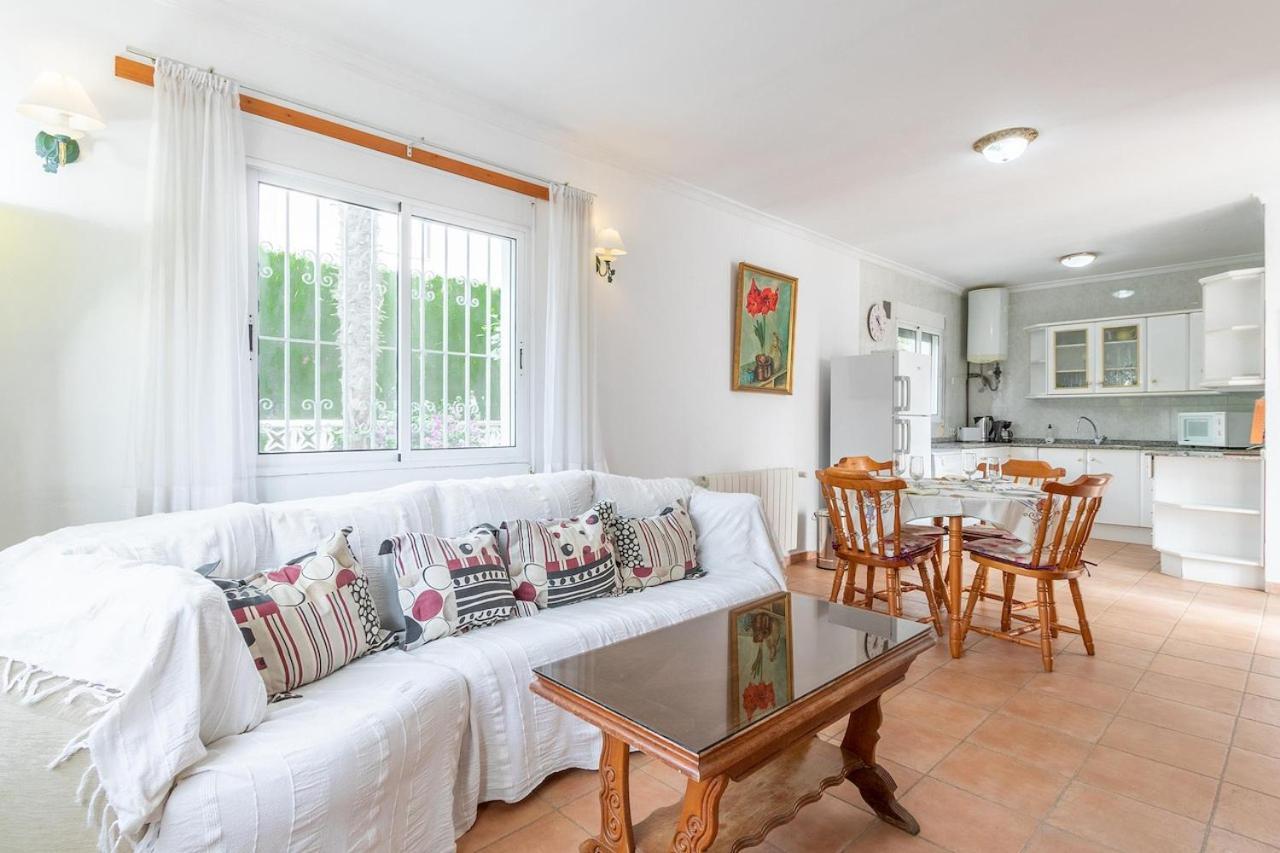 Holiday home 90m2, Airco 2, Pool 5x10, Sandy 200m, Wifi, Carport For 2 Cars. Denia