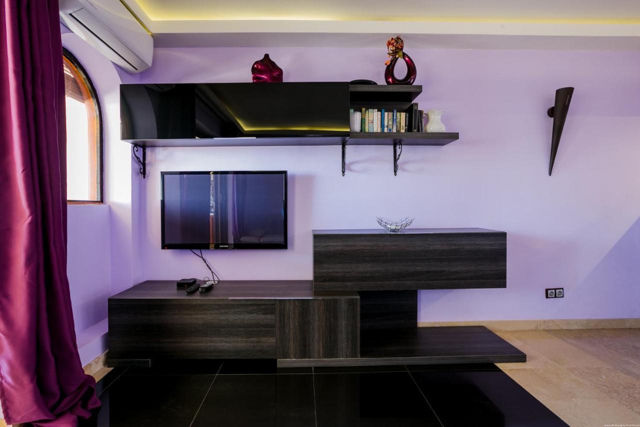 Sea Front Apartment
