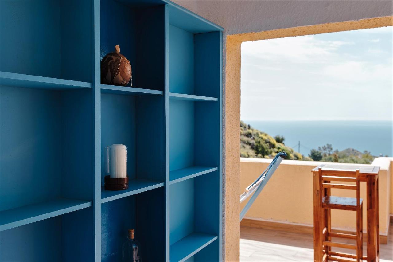 House With Terrace, Amazing Views And Private Shared Pool