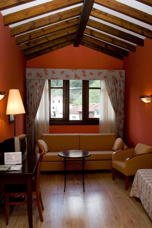 Hotel Torrepalacio 2*
