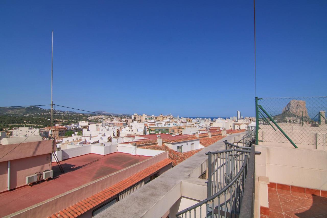 Con Amplia Terraza Y Piscina - Bahía Apartamento