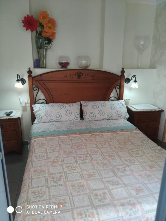 Familiar En Un Atico Con Gran Terraza Y,cocina ,en La Playa Homestay