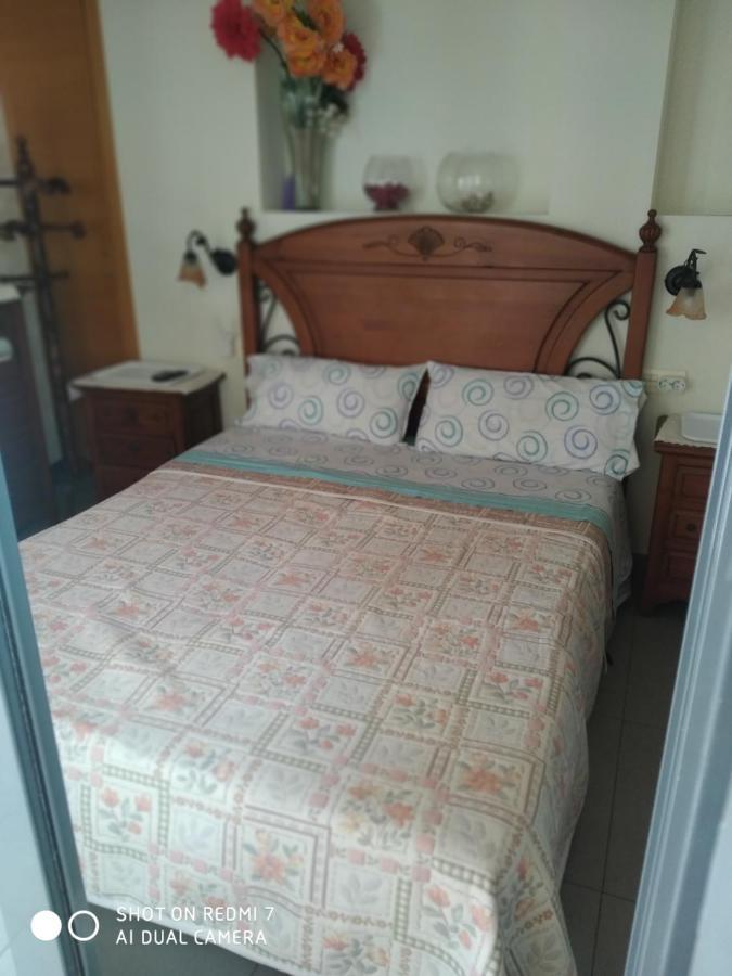 Homestay Familiar En Un Atico Con Gran Terraza Y,cocina ,en La Playa *