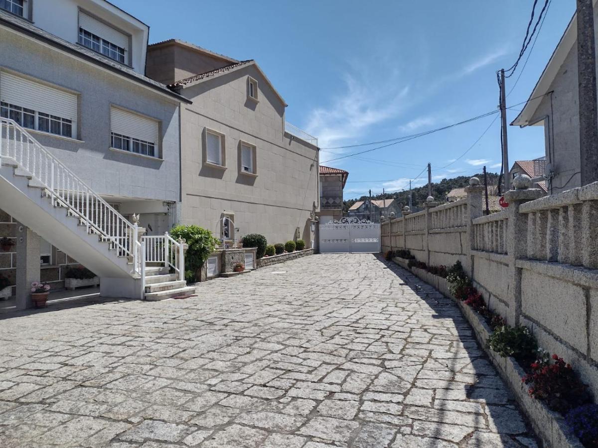 Apartamento Piso Bajo De 3 Y Un Baño *