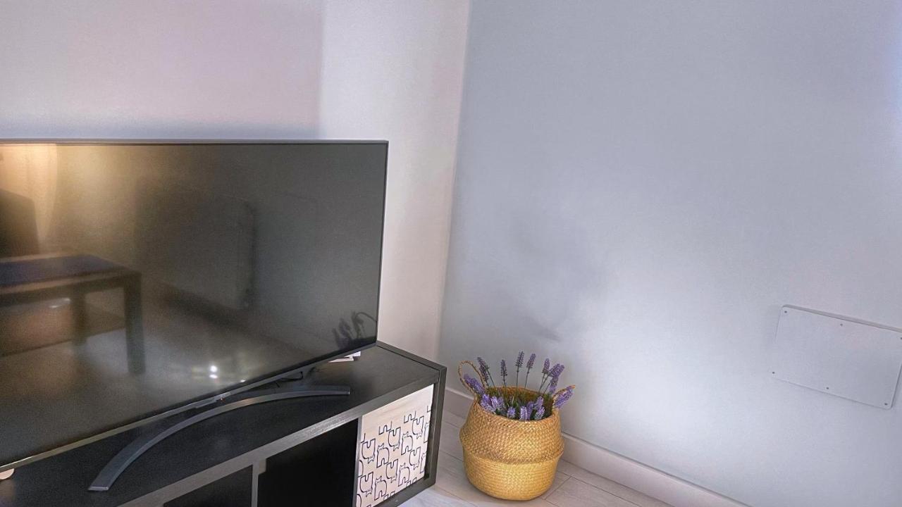 Urban Flat Reformado Con Escritorio Trabajo Y Wifi Apartamento