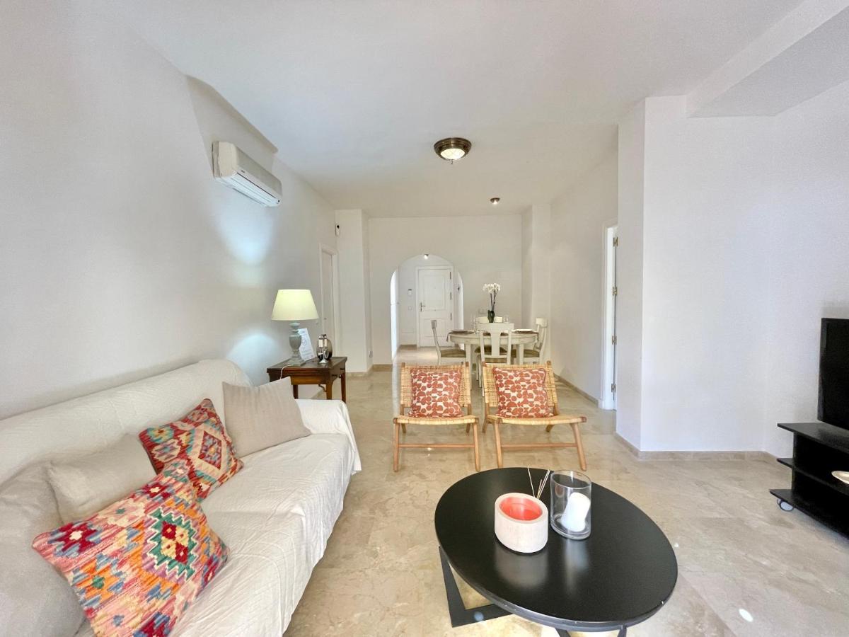 Lomas Del Club - Eaw Homes Apartment