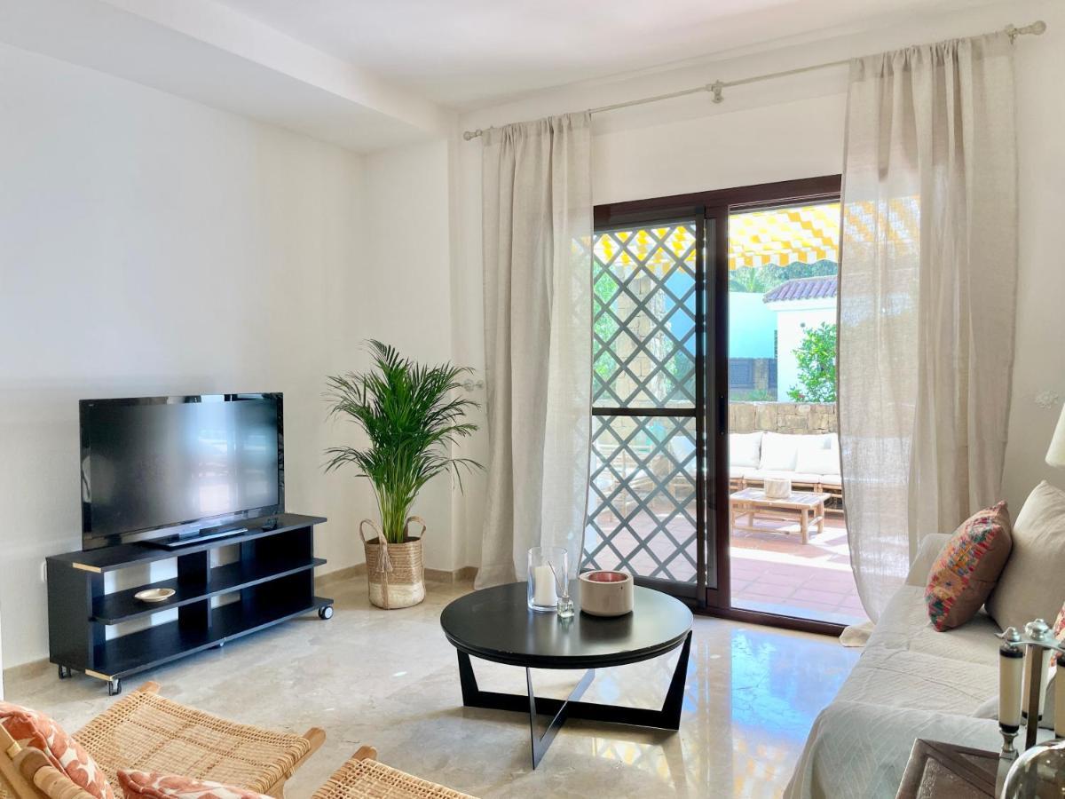Lomas Del Club - Eaw Homes Apartment *