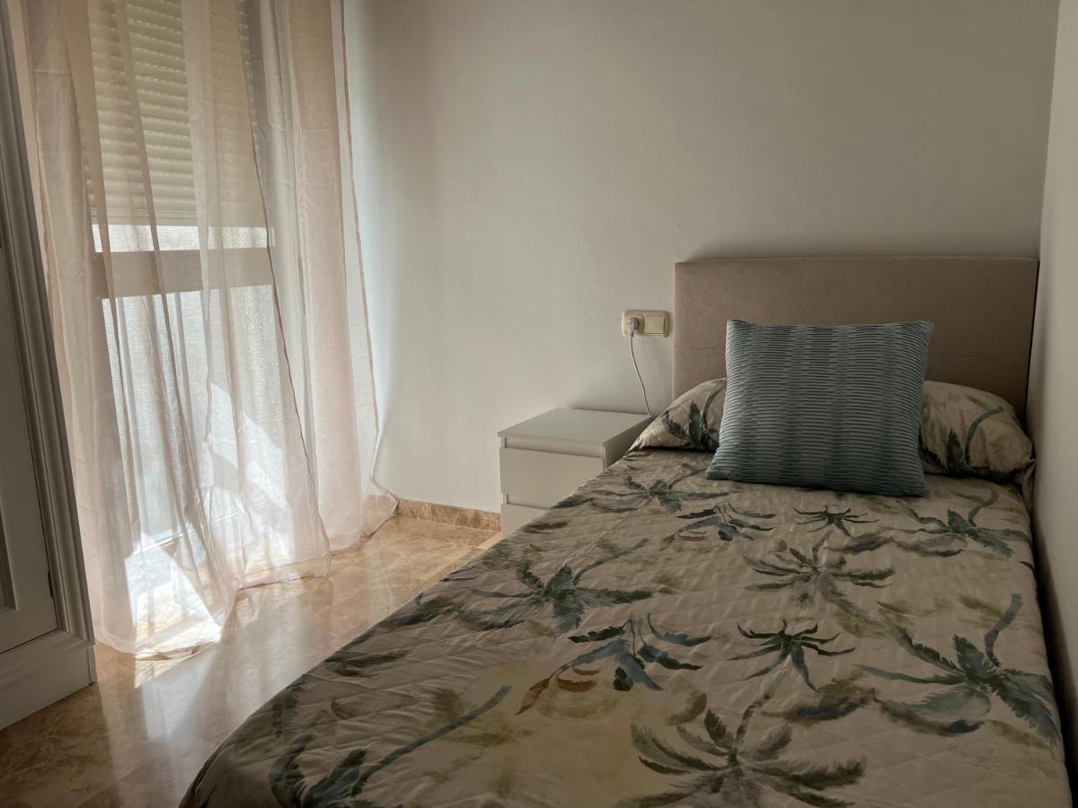 Apartamento La Calahorra Con Parking Gratuito Apartment Cordoba