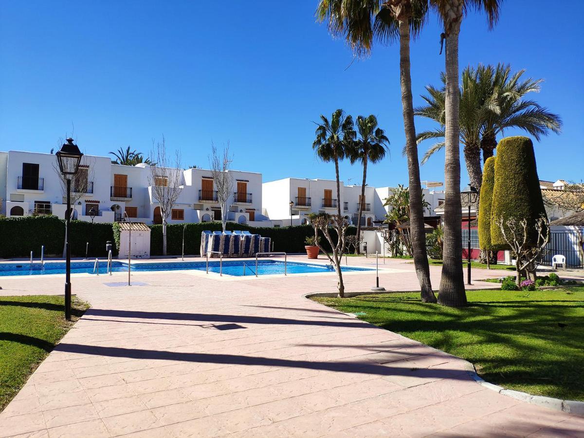 Sunny Coastal 1 Bed - Vera Coast: 2mins To Apartment *