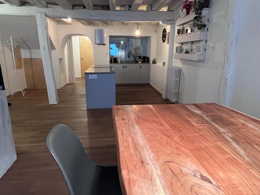 Old Town I By Aston Apartamento