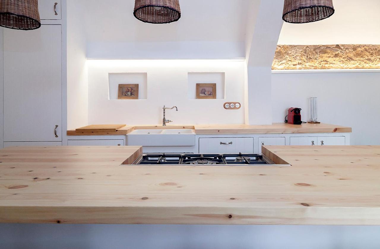 A Historic Xvi Century Near Barcelona Holiday home *