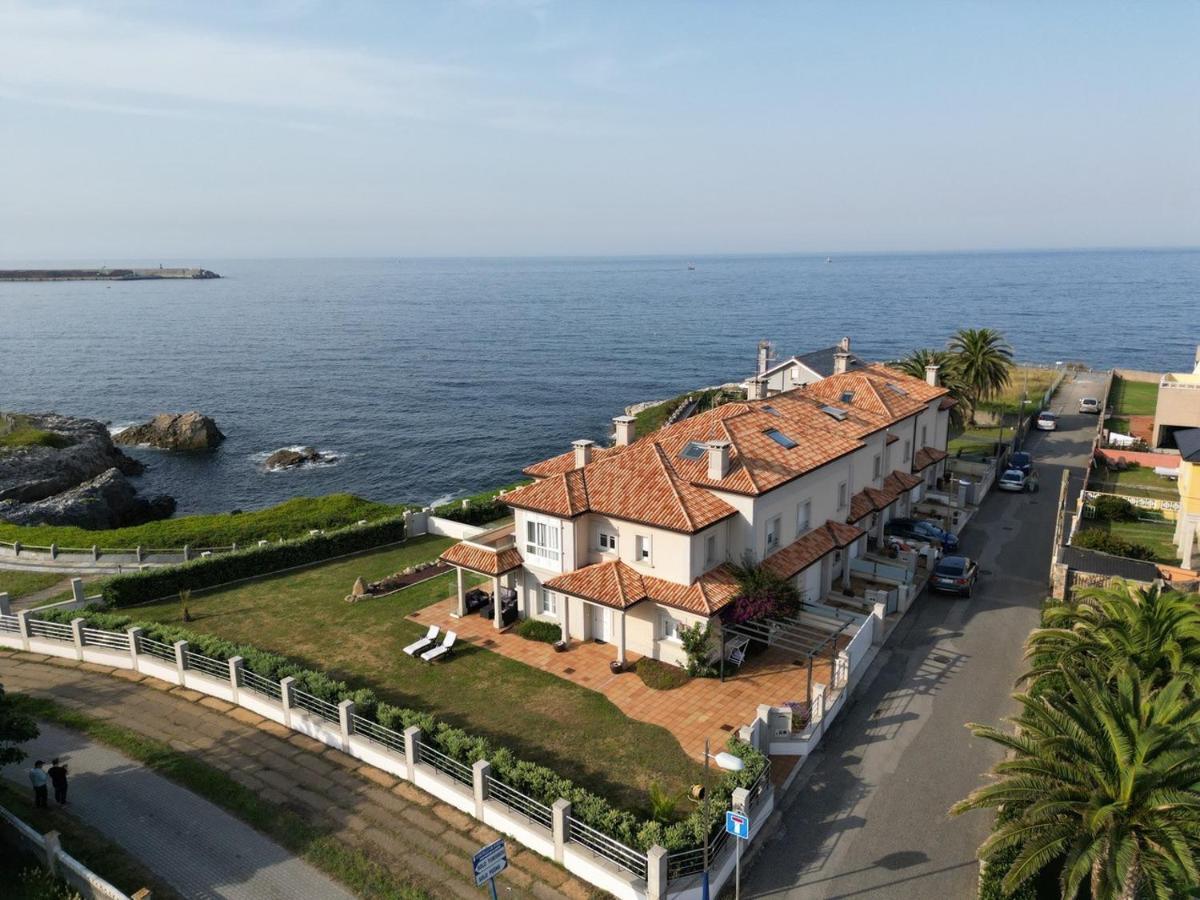 Chalet Pareado Con Jardin En 1ª Linea De Mar Holiday home Burela
