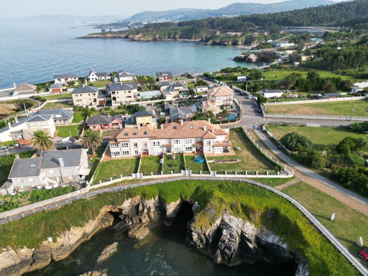 Chalet Pareado Con Jardin En 1ª Linea De Mar *