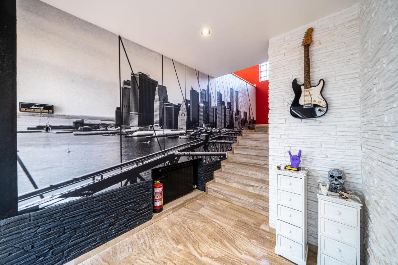 Luxury Rock Tirri
