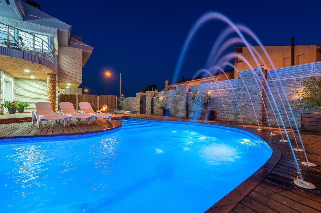 Luxury Rock Tirri