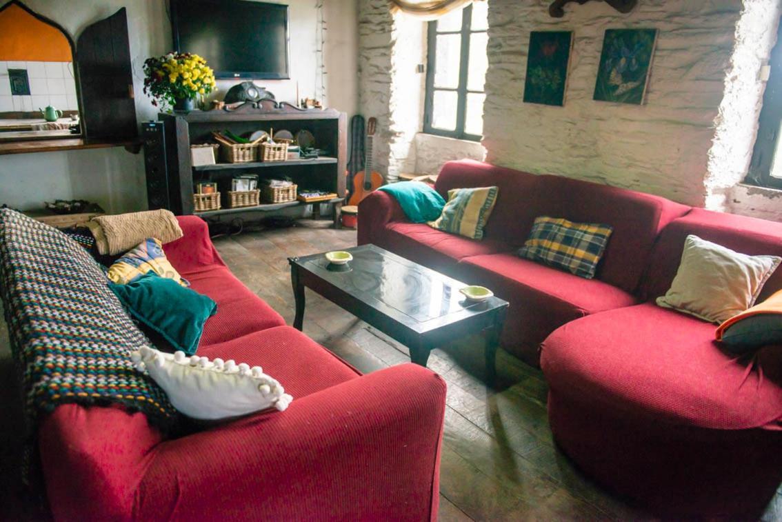 Escanlar Hostel *