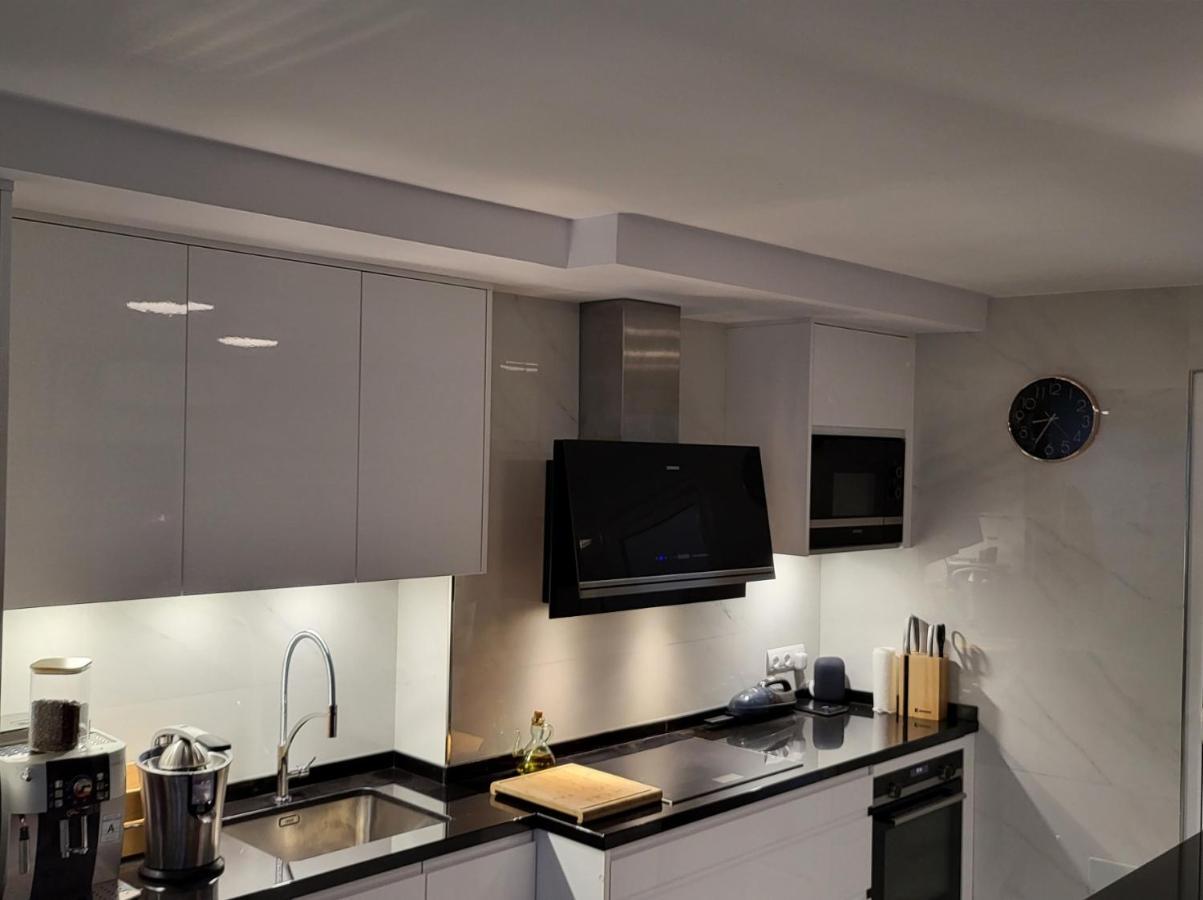 Guest house Soberbiosaparthoteles 101 Privadas Y Piso Compartido *