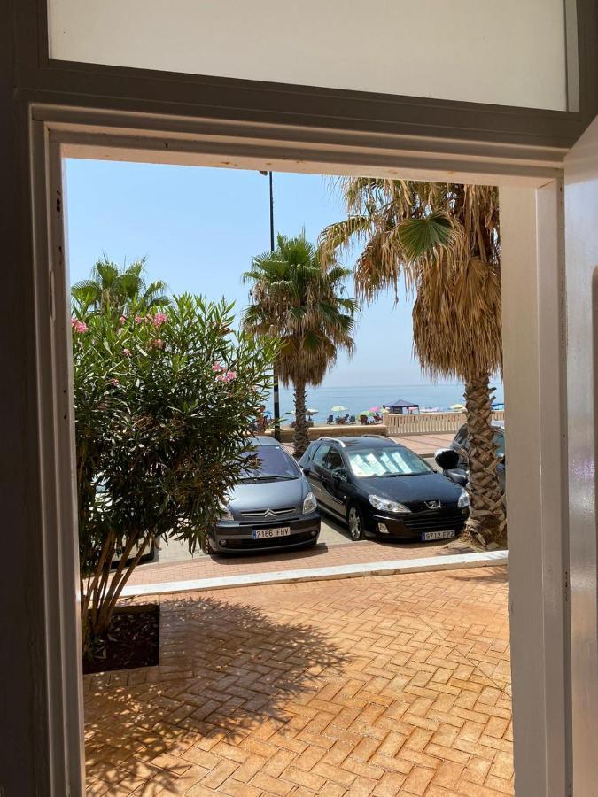 Apartamento Beachfront Two-bedroom In *