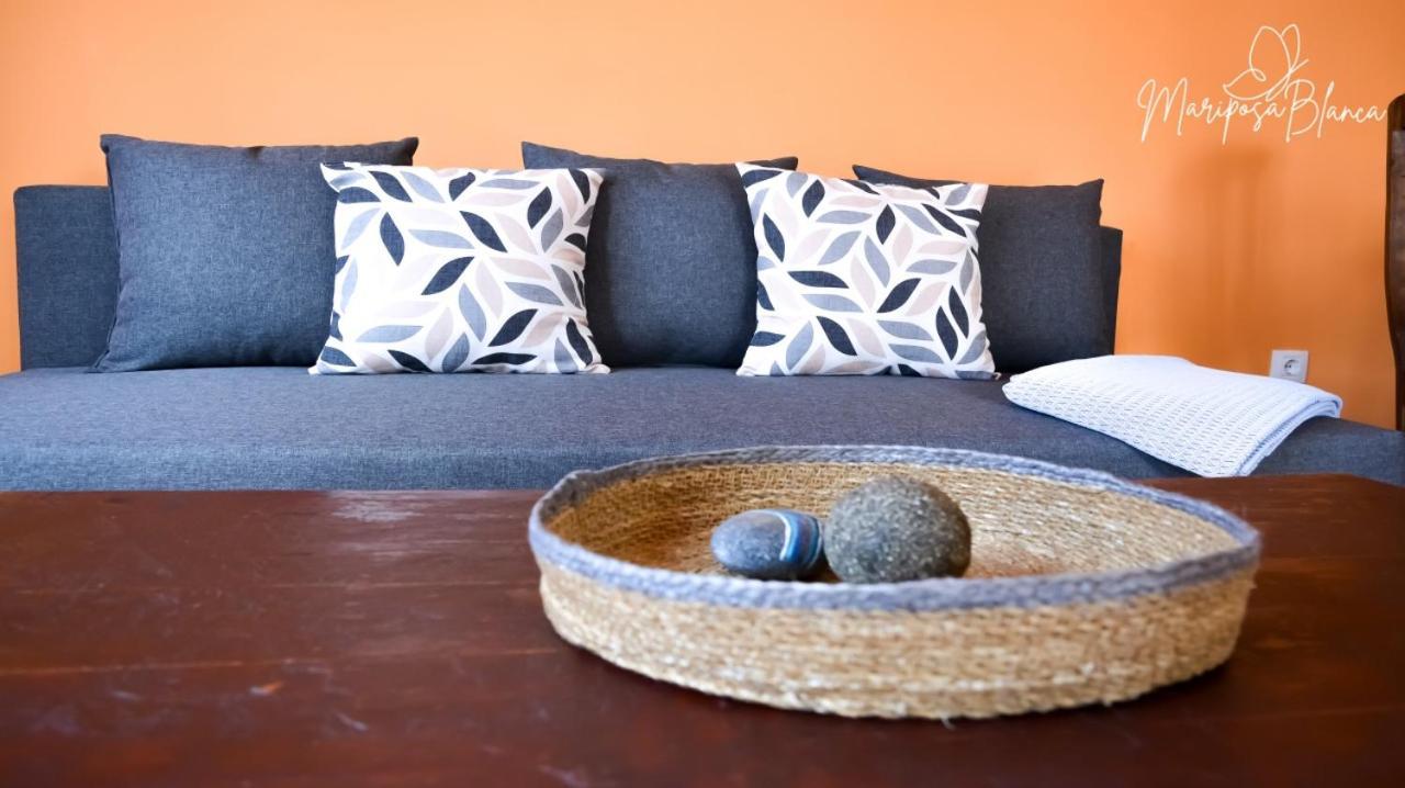 B-rent Mariposa Private Garden Apartment
