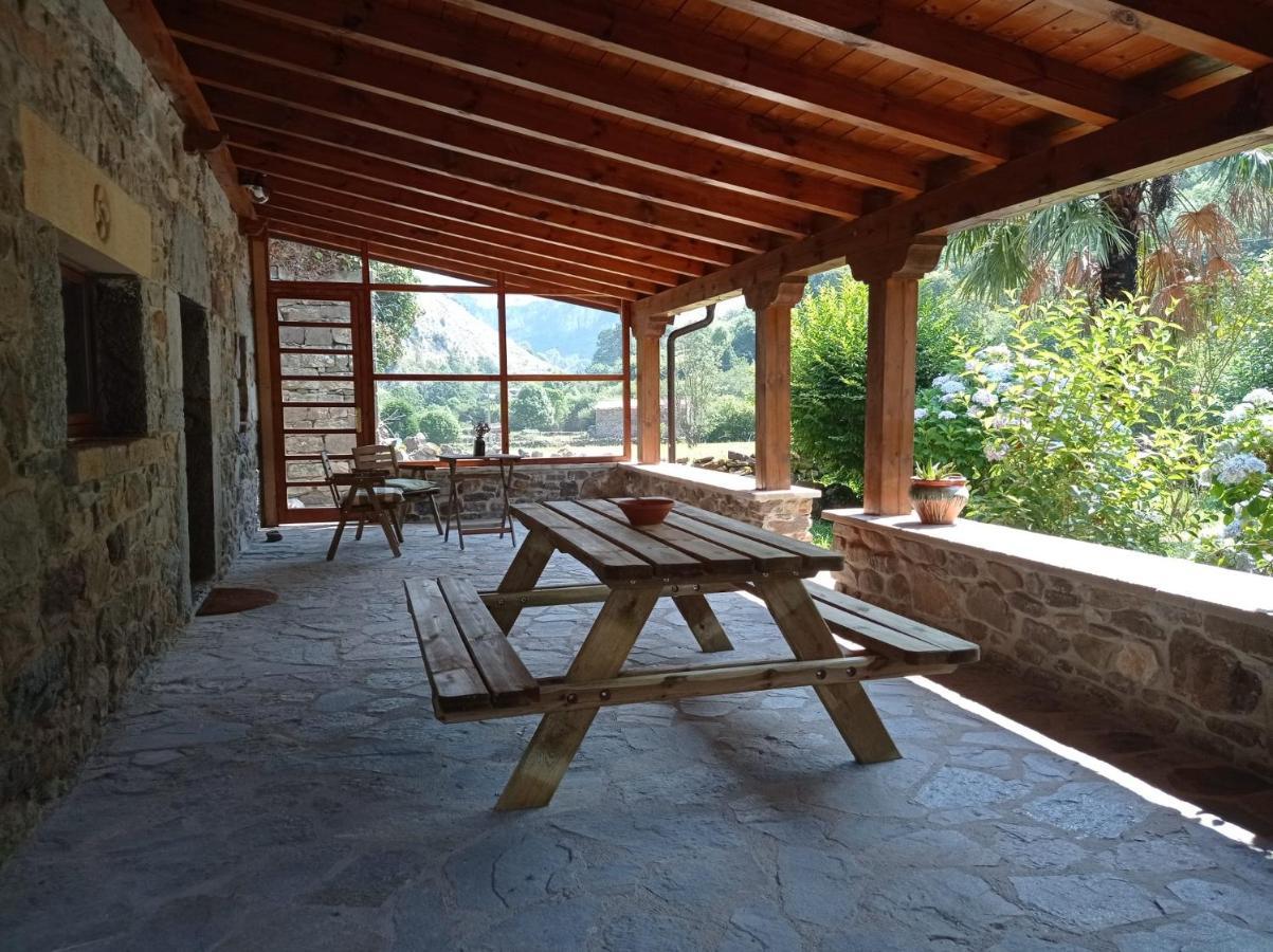 Amplia Y Cómoda Casa De Piedra Con Porche Y Jardín San Roque de Ríomiera