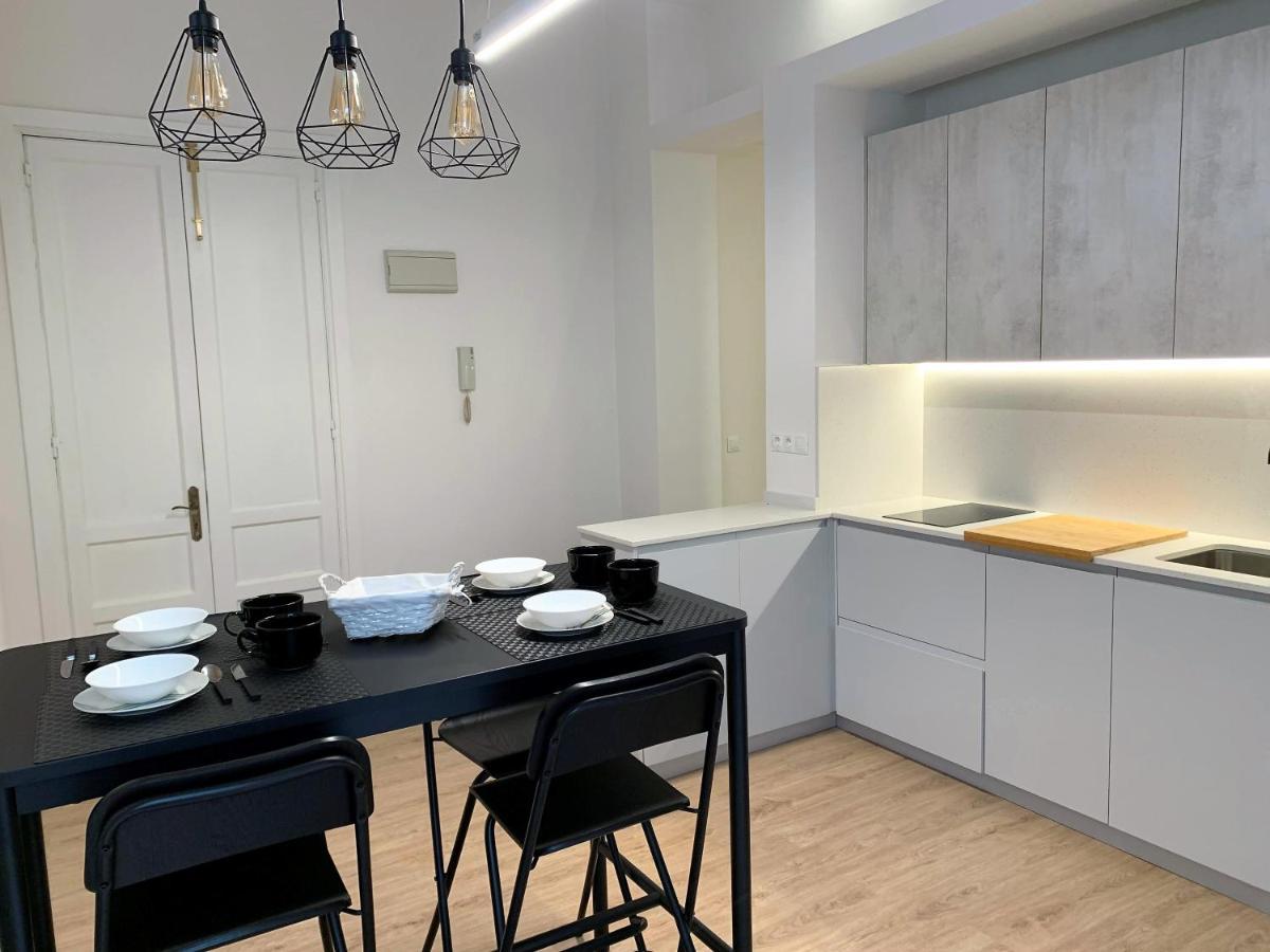 Apartamento Dúplex Planta Baja Con Aparcamiento Gratuito En Palacio De Mijares * Llanes