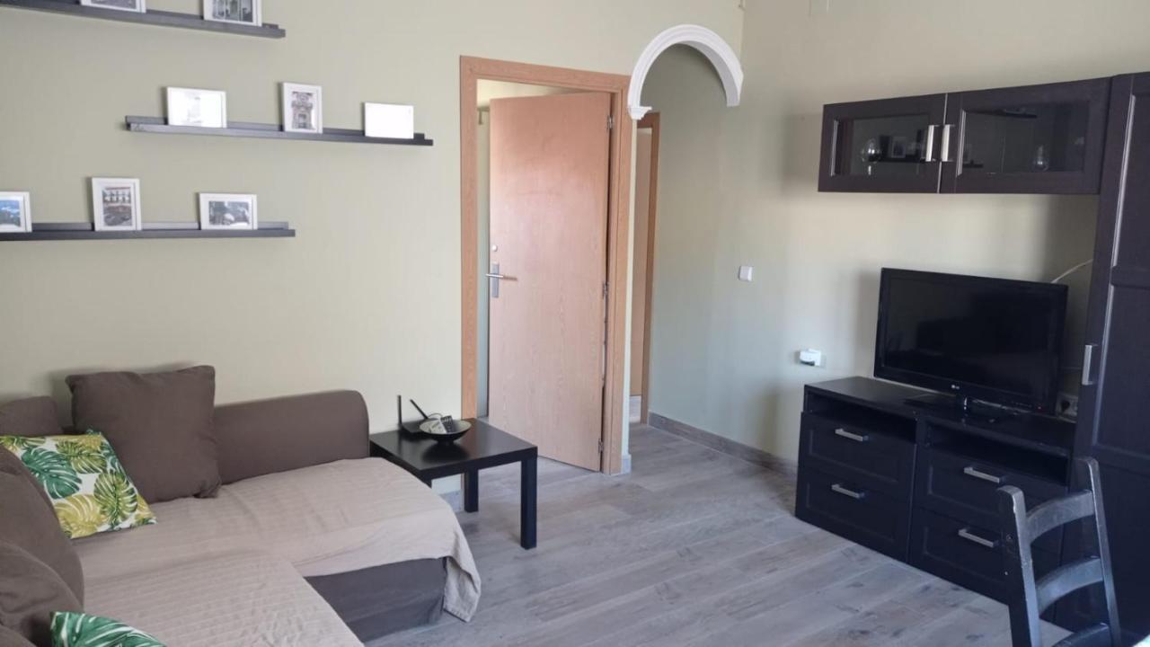 Con Terraza, Tipo ático, Dos Y Salón Con Sofá Cama