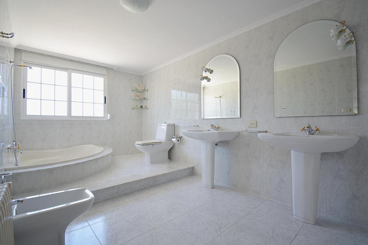 Casa Con Jardín En Vilanova De Arousa Сasa de vacaciones *
