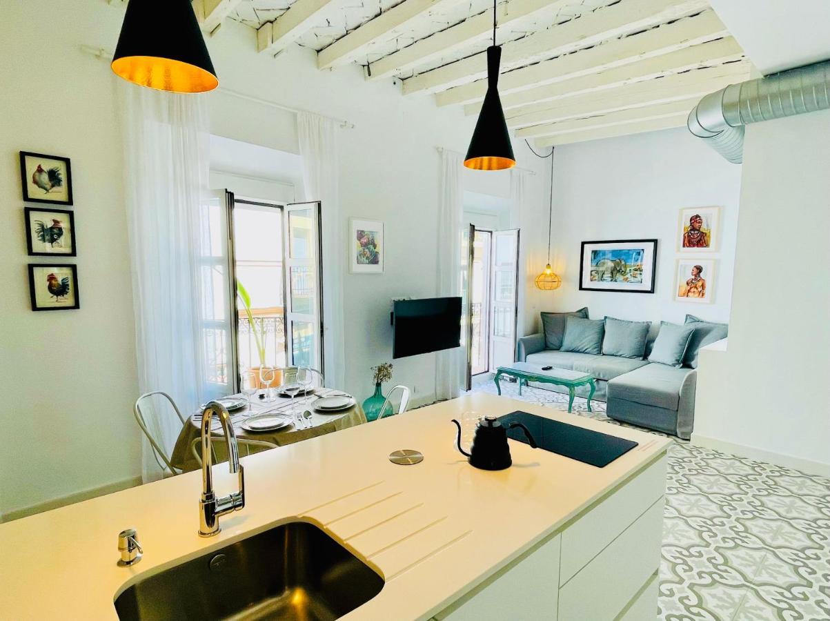 Modern In The Centre, La Alameda Apartamento