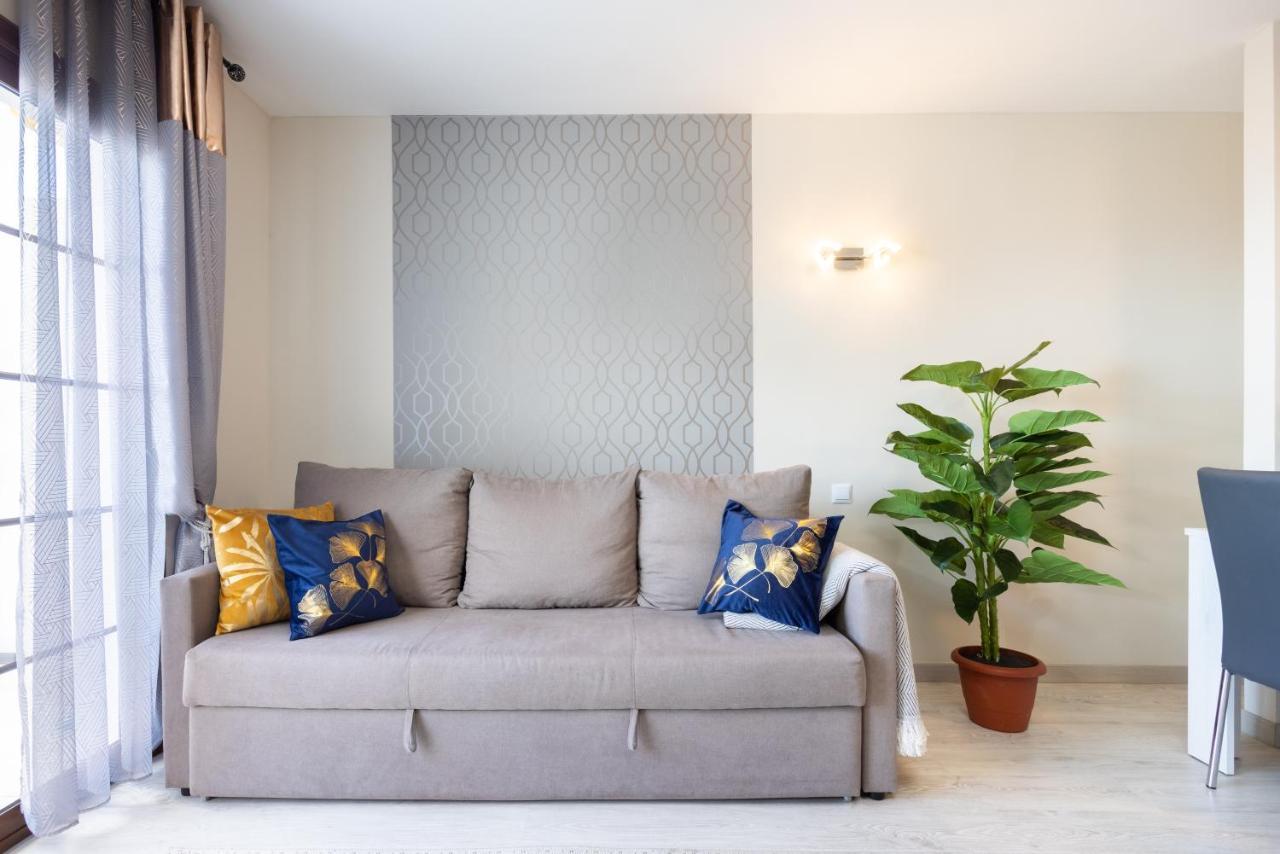 Stylish Design With Ocean, Pool View, King Size Bed, Wifi, Smart Tv, Free Parking 2 Pools Access