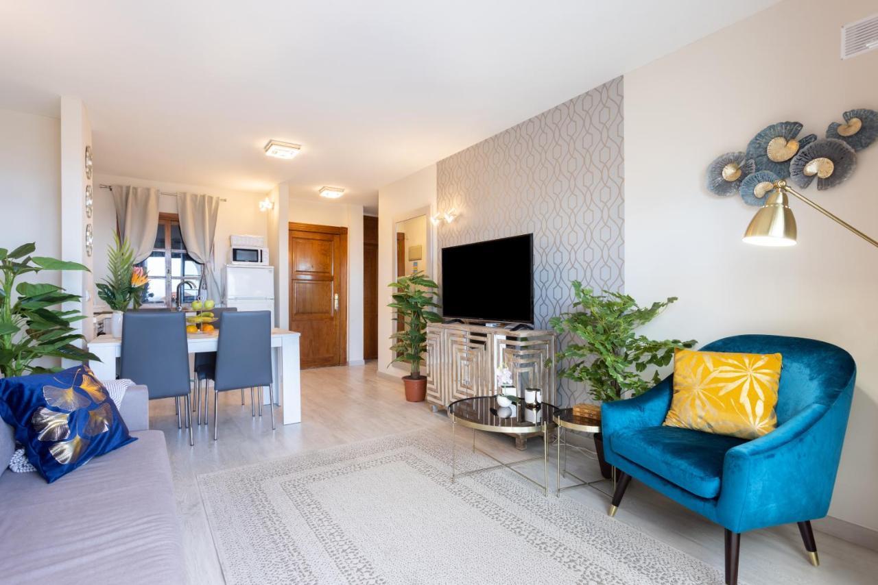 Apartamento Stylish Design With Ocean, Pool View, King Size Bed, Wifi, Smart Tv, Free Parking 2 Pools Access Costa Adeje (Tenerife)